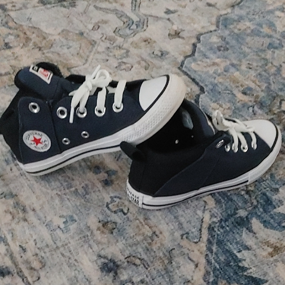 Converse Kids Navy & White High Top Sneakers Sz 13 Like New Worn Twice